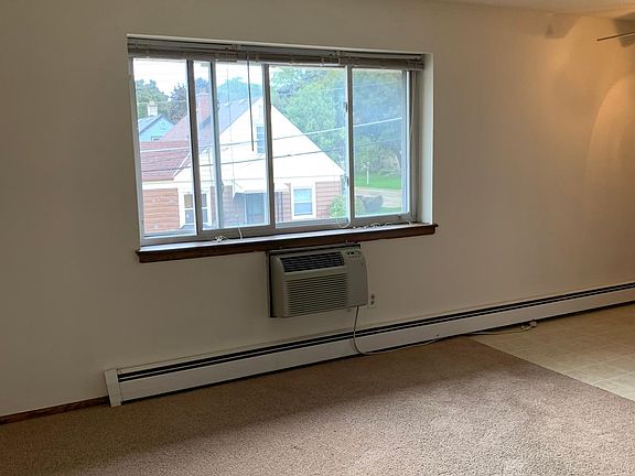 4th image of 10710 W Lincoln Ave