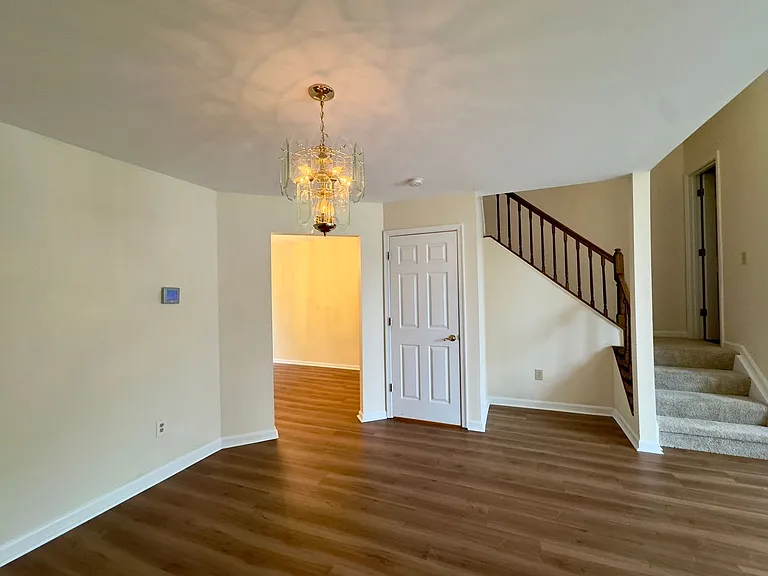 53 Cedarwood Cir — Photo 4