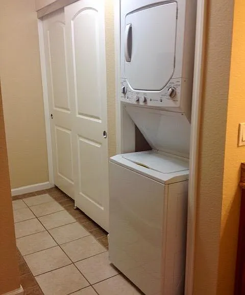 30 Glenwood Cir #299 — Photo 14