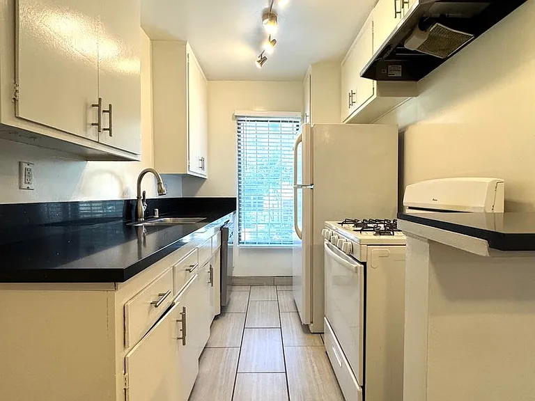 1155 N Curson Ave #3 — Photo 1