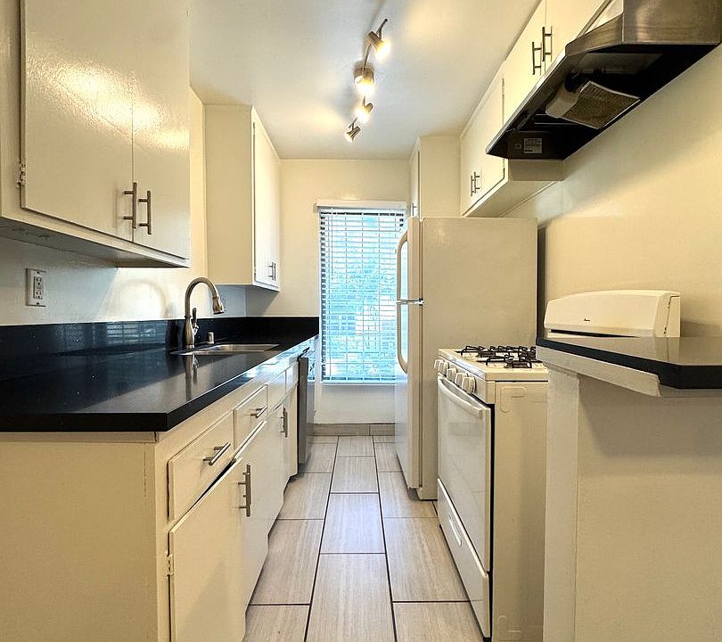1st image of 1155 N Curson Ave APT 3