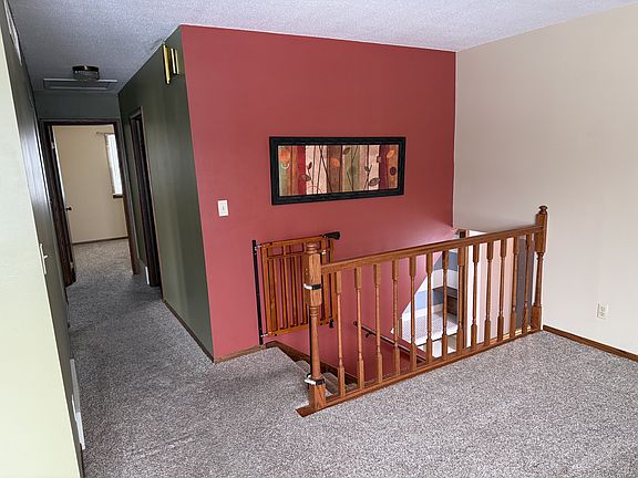 5th image of 307 Meadowlark Ln