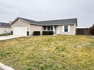 815 Jessica Ct, Grandview, WA