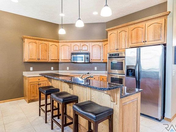 5th image of 3012 W Auburn Hills St