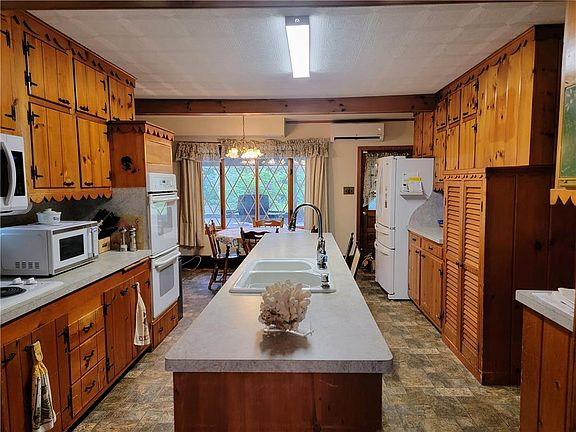 5th image of 1073 Mahoning Mountain Rd