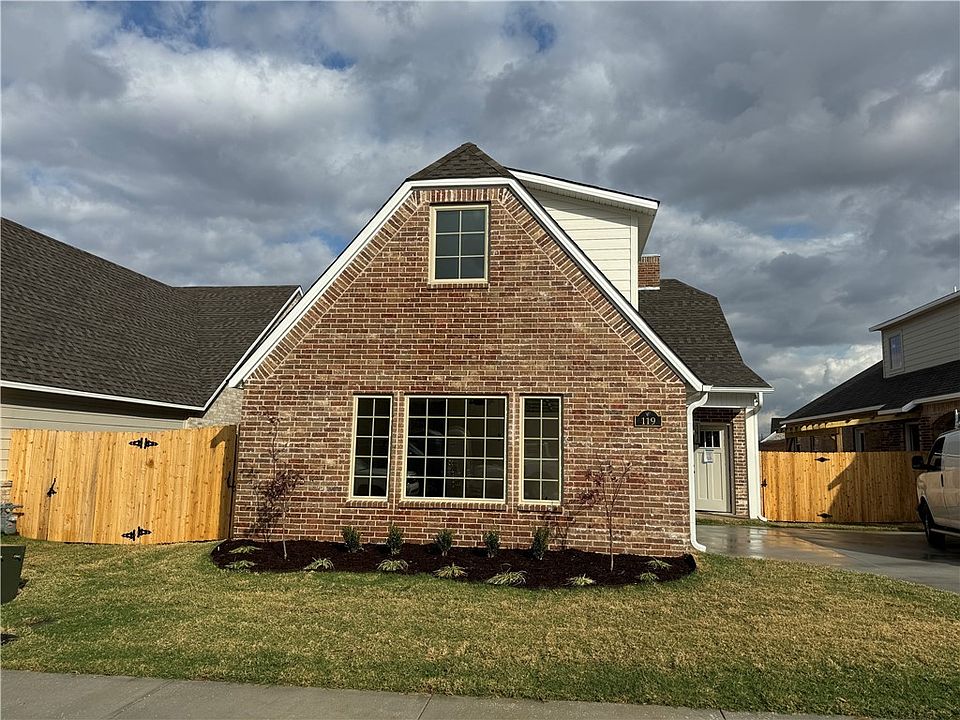 1st image of 119 N Hawkstone Dr