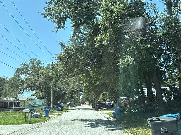 5th image of 4014 McLane Dr