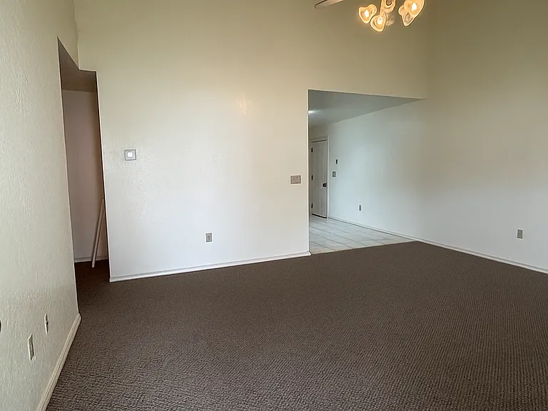 1211 S Willard Ave #D — Photo 2