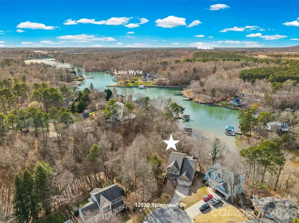 12039 Spinnaker Dr, Tega Cay, SC 29708