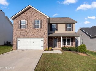 1611 Blackbird Dr, Maryville, TN 37803