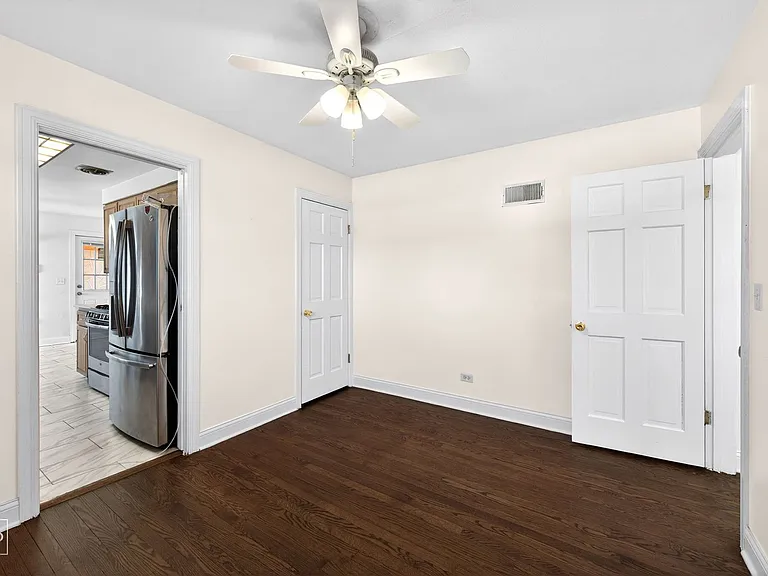 304 W Golf Rd — Photo 5