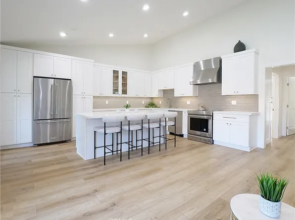 822 Camino Real Unit 202, Redondo Beach, CA 90277