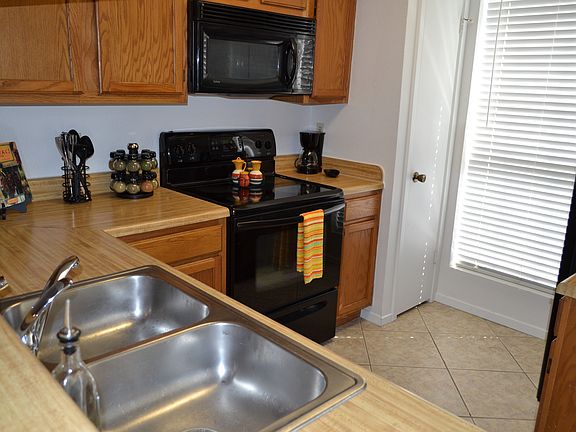 3rd image of 228 Samuel Blvd #S-6