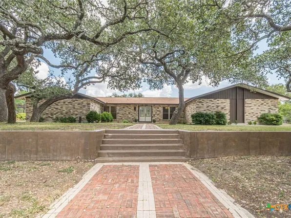 325 Booth Dr, San Marcos, TX 78666