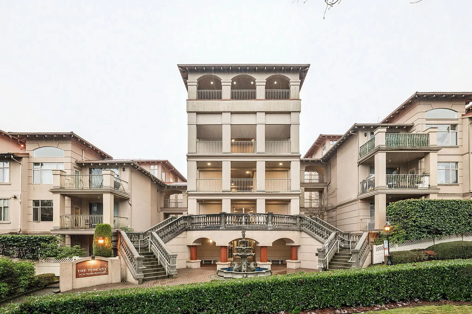 3176 Plateau Blvd #208 photo 1