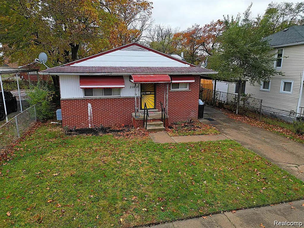 20853 Garden Ln photo 1