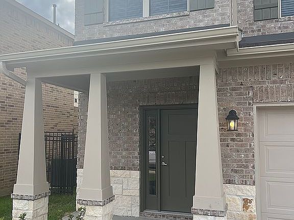 5th image of 429 Aurora Greens Ln
