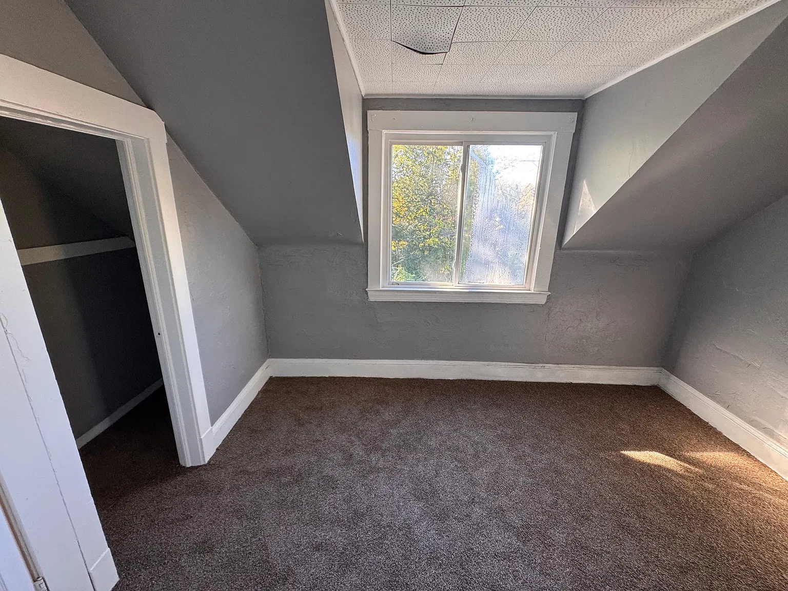 3 bed, 1400 sqft, $1,400 — Photo 4