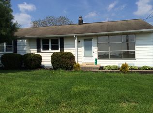 887 Central Manor Rd, Lancaster, PA 17603
