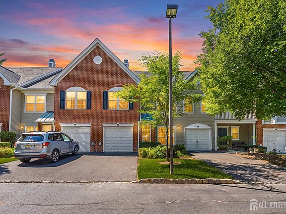5th image of 16 Lee Ct #405