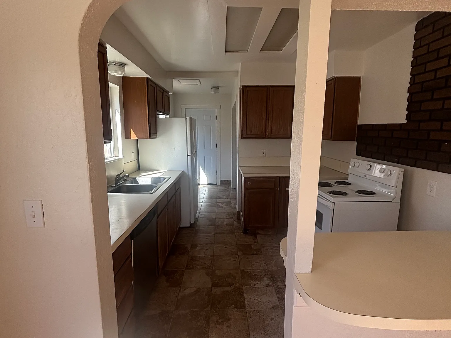 3 bed, 1068 sqft, $1,795 — Photo 3