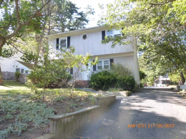 222 Madison St, Mastic, NY 11950