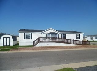 29986 Country Ln, Flat Rock, MI 48134