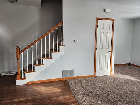 3rd image of 928 W 4th St #1