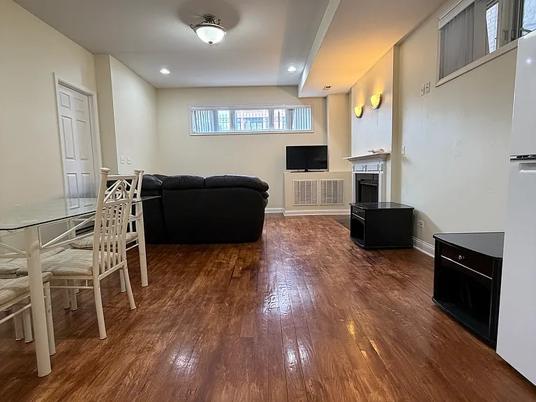 2355 W Harrison St #GDN — Photo 2