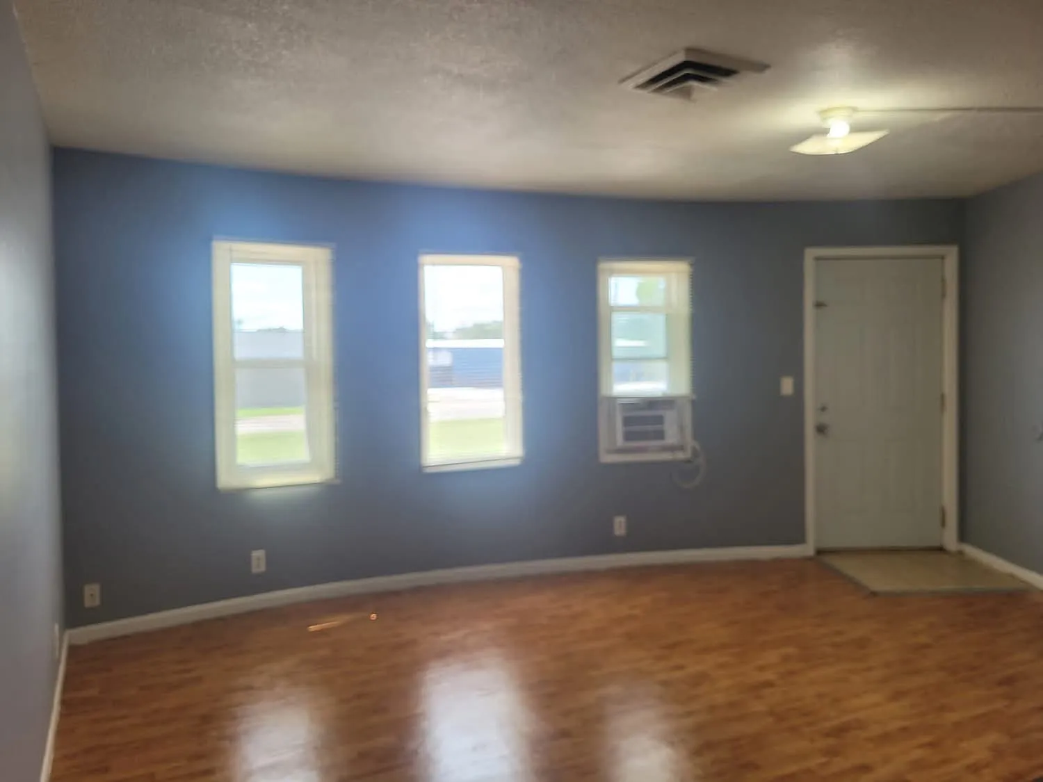 707 St Paul Rd — Photo 2
