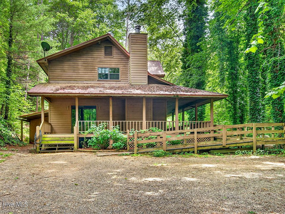 1st image of 200 Pine Lane