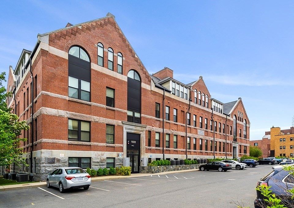 1st image of 1022 Hancock St #12