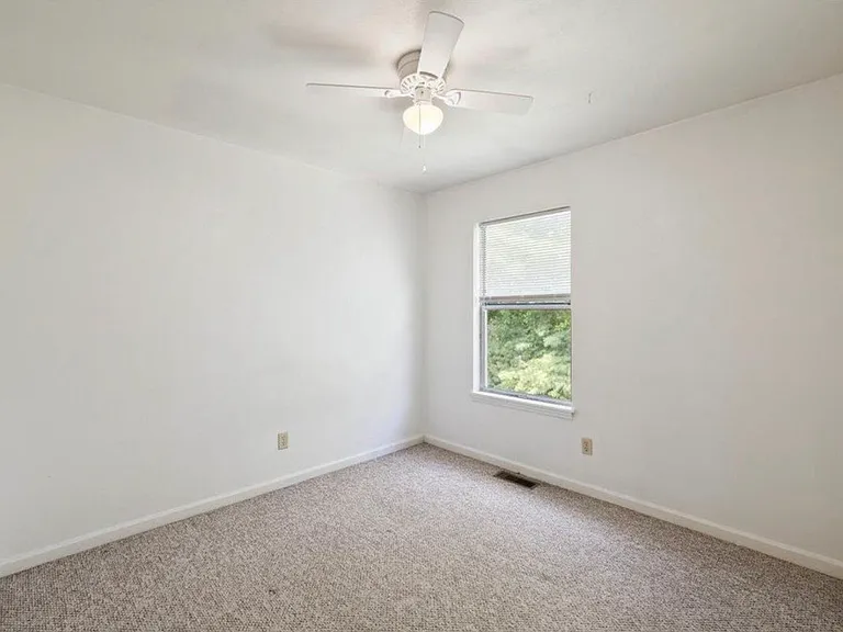 329 Pheasant Run Ct — Photo 18