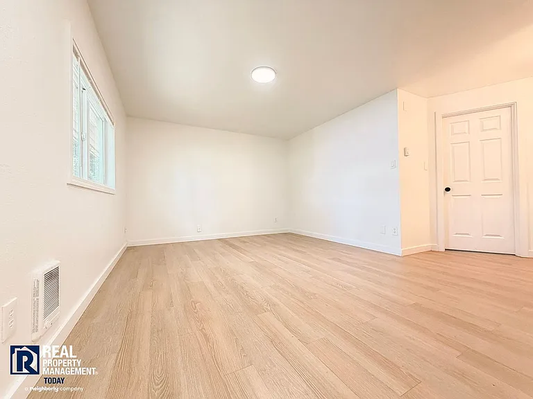 7619 Douglas St W #3 — Photo 5
