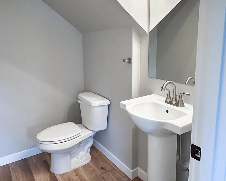 1036 Sumas Ave #D — Photo 3