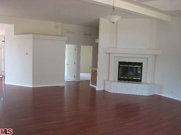 interior view 4