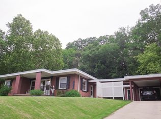 535 Waverly Rd, Davenport, IA 52804