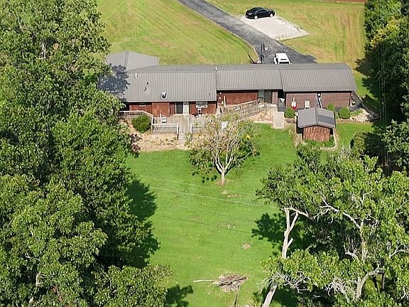4th image of 8 Lakedale Dr
