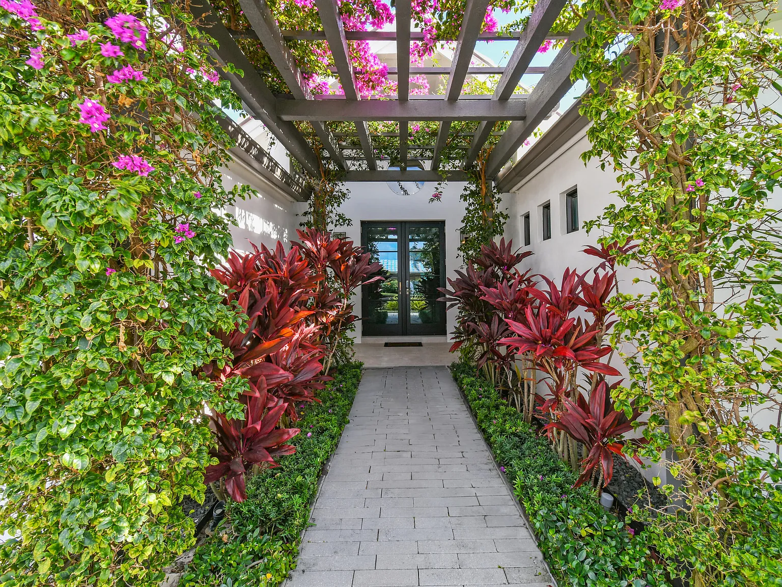 4 bed, 3.5 bath, 2533 sqft, $20,000 — Photo 3