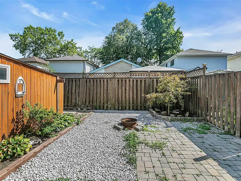 9015 Copperfield Ct — Photo 23