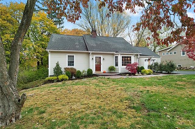 1st image of 1886 Maple Hill St