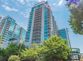 923 Peachtree St NE