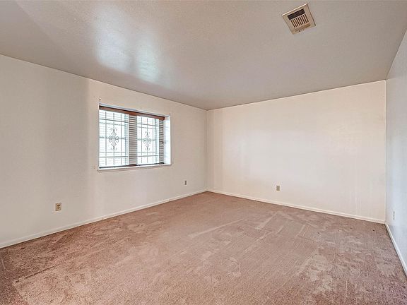 5th image of 6702 Maczali Dr