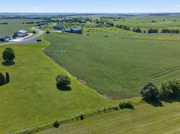 11 Panorama Rd, Belleville, WI 53508