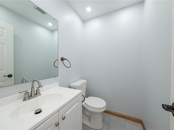 5th image of 531 Reed Ct