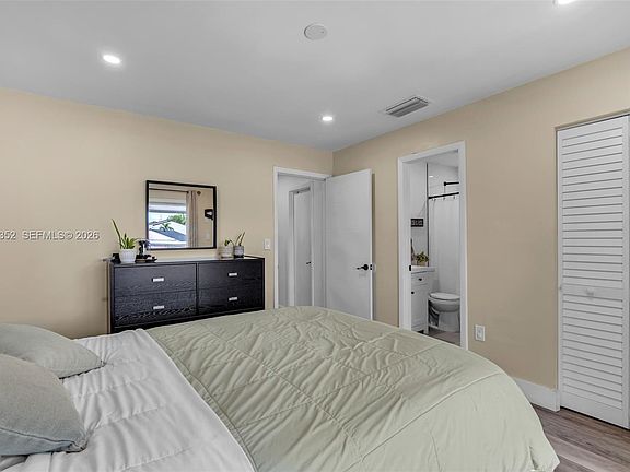 5th image of 5735 SW 132nd Ct