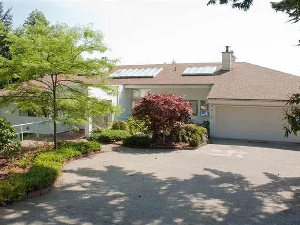 910 Greenwood Rd, West Vancouver, BC V7S 1X7