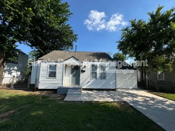 206 W Ercoupe Dr, Midwest City, OK 73110