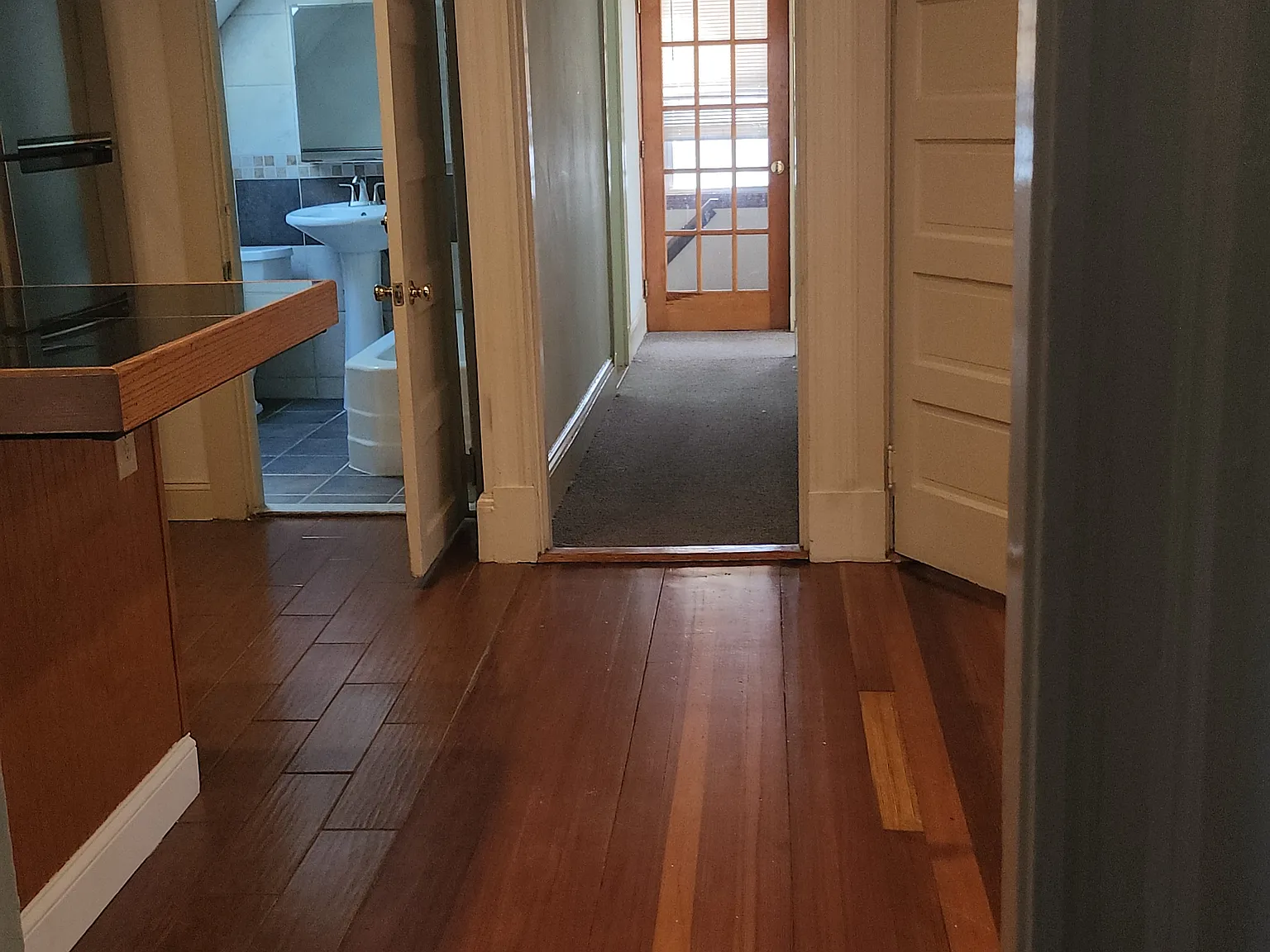 2 bed, 1000 sqft, $2,300 — Photo 3