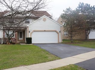 261 Ascot Ln, Streamwood, IL 60107